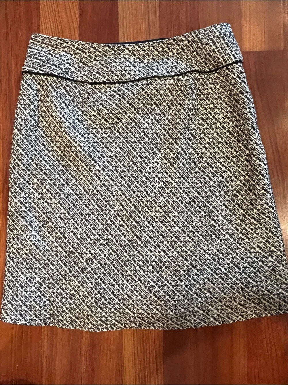 LOFT Black and White Tweed Pencil Skirt Size 4